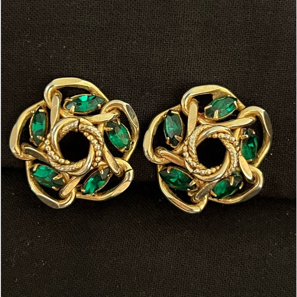 Vintage Faux Emerald Earrings - Picture 11 of 11